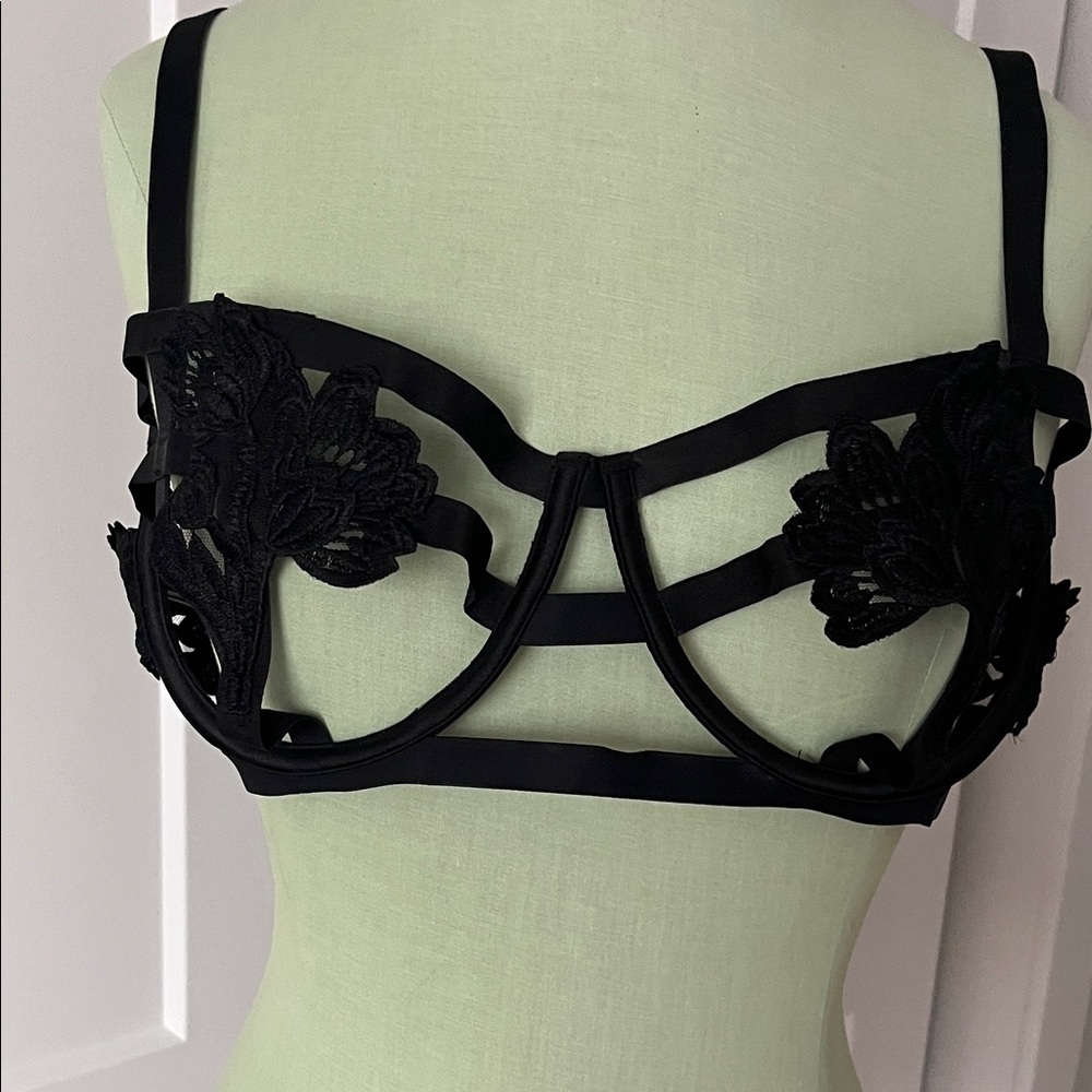 Victoria's Secret Black Strappy Lace Bra